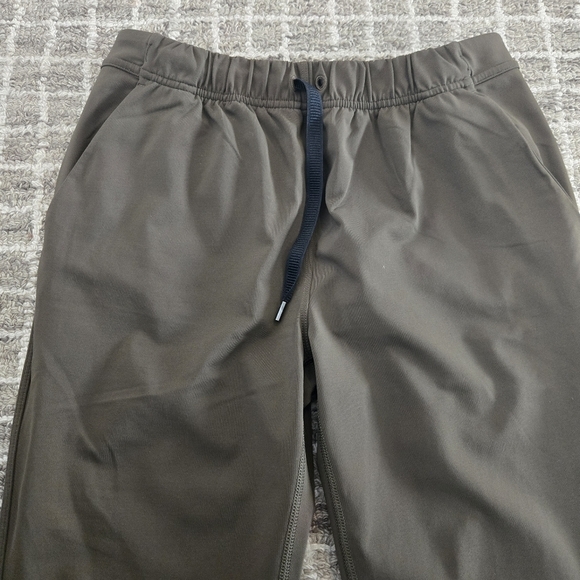 Lululemon Jet Crop Slim Luxtreme Gator Fatigue Military Olive Green Pants Size 2 - Picture 5 of 7